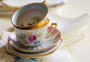 Family tea party for Ukraine refugees